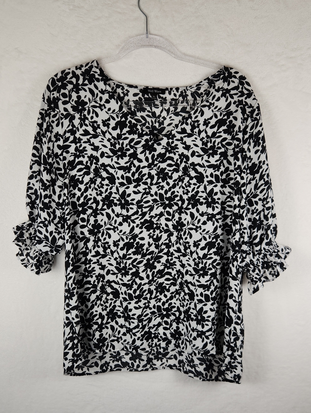 Well Worn Black and White Floral Ruffle Sleeve Blouse V-Neck Women's XL